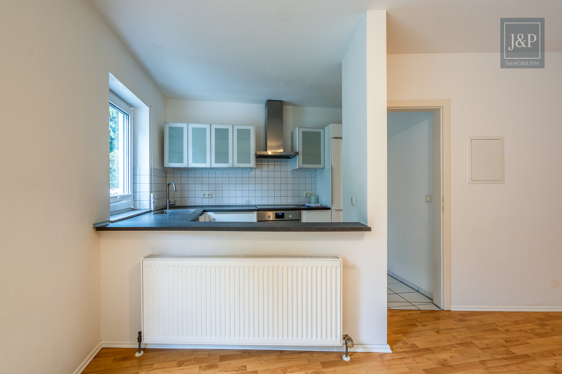 RESERVEIRT - Einzigartige Maisonette mit Gäste-WC, Gartenzugang (400qm) + TG-Stellplatz - Küche