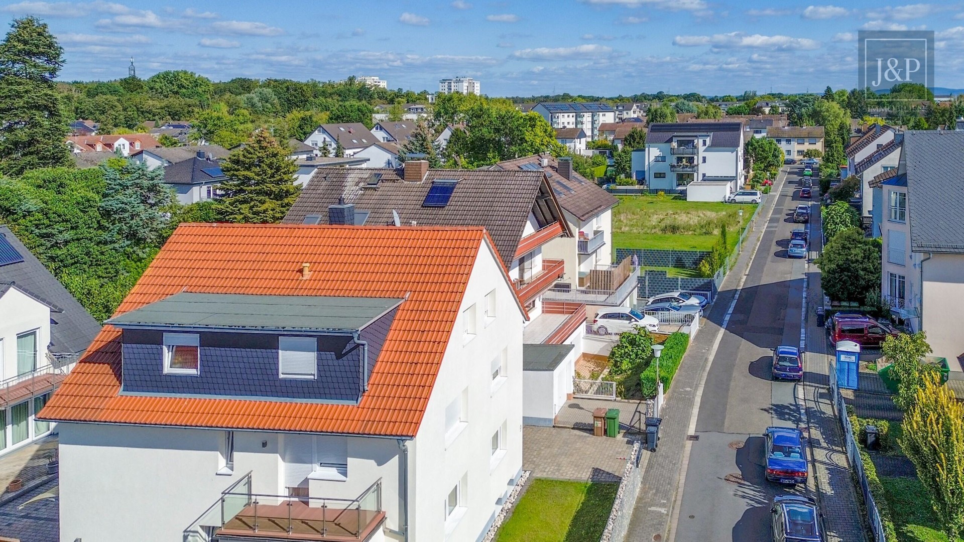 Traumhaftes Zweifamilienhaus mit 2 vermieteten Doppelhaushälften im Herzen von Maintal - 9 Außenansicht