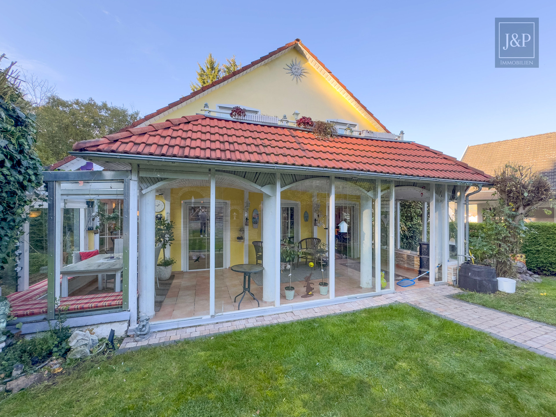 Naturparadies am Waldrand: Freistehendes Traumhaus mit Einliegerwohnung und Pool in Hösbach - Wintergarten