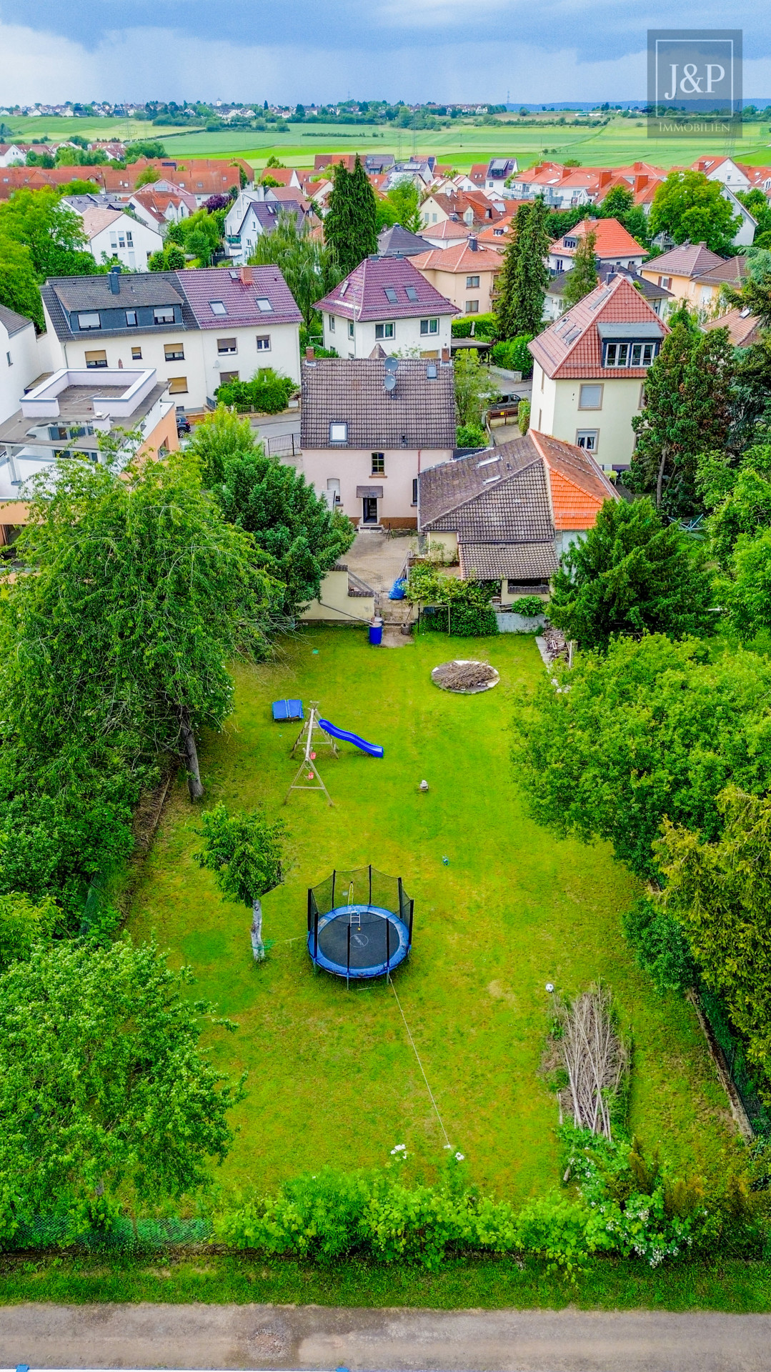 Saniertes EFH mit Vollwärmeschutz, ELW und Bauplatz. Ideal für Mehrgenerationen-Wohnen und Zusatzeinkünfte - Umgebung