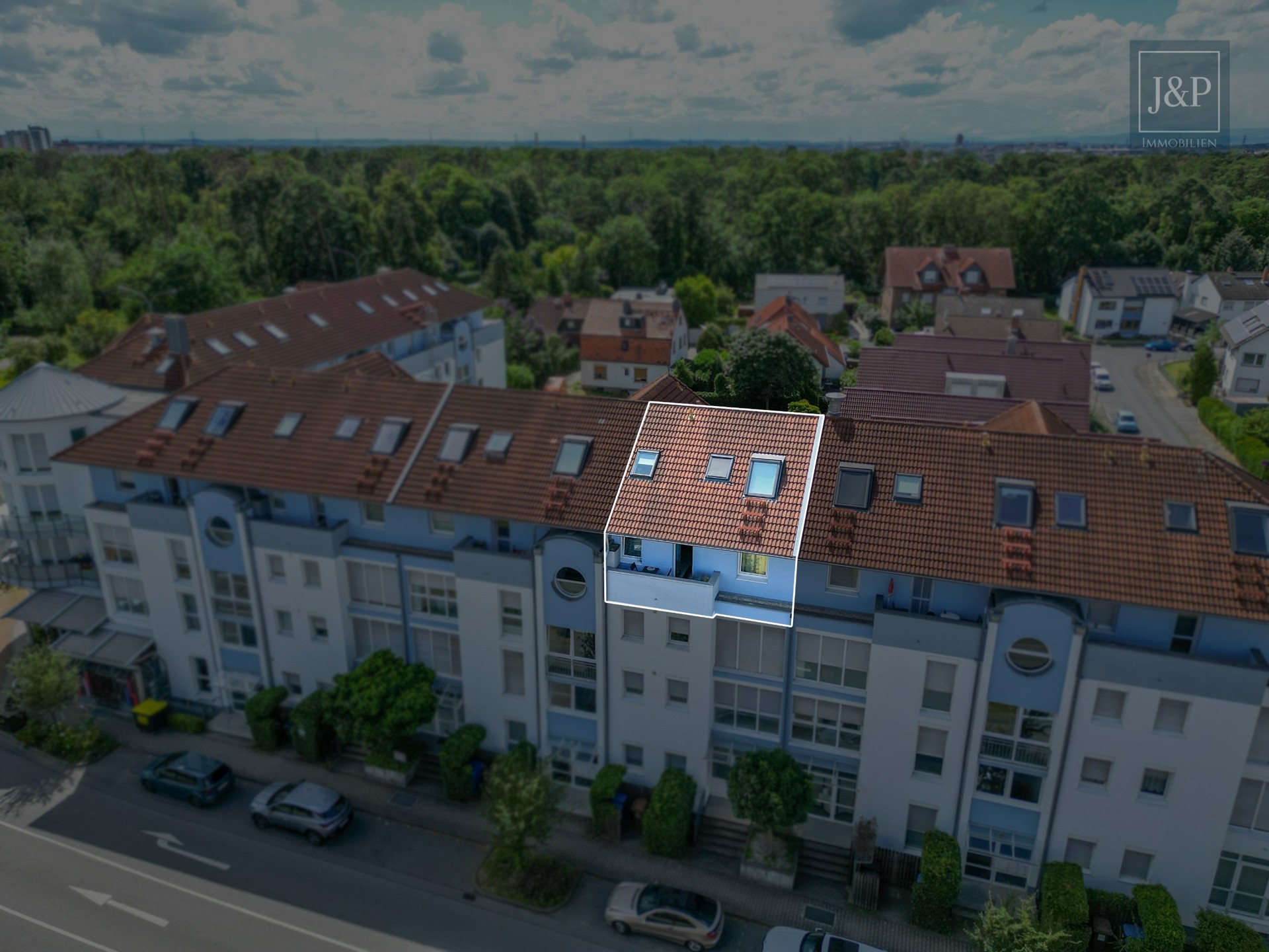 Lichtdurchflutete Maisonettewohnung mit traumhaftem Blick ins Grüne in Rüsselsheim - Außenansicht