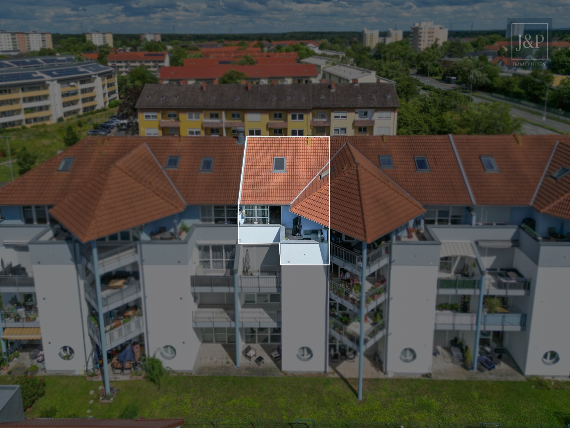 Lichtdurchflutete Maisonettewohnung mit traumhaftem Blick ins Grüne in Rüsselsheim - Außenansicht