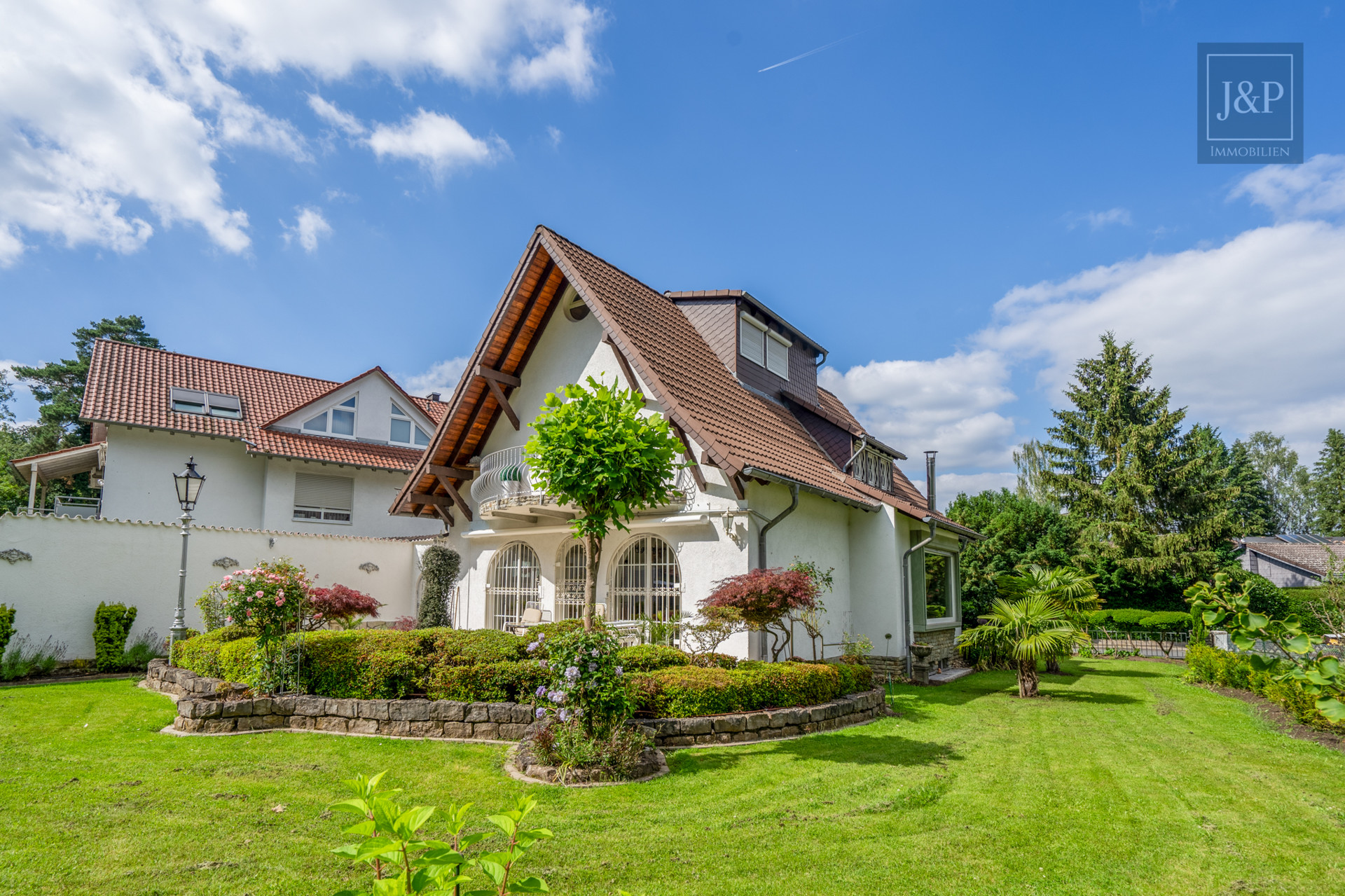 Freistehendes Einfamilienhaus in direkter Waldrandlage von Dreieich-Buchschlag! - Außenansicht