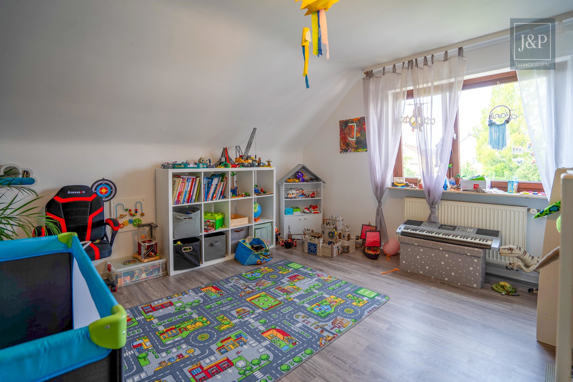 Einfamilienhaus mit großem Garten (Baugrundstück) in Bestlage von Erzhausen! - Kinderzimmer