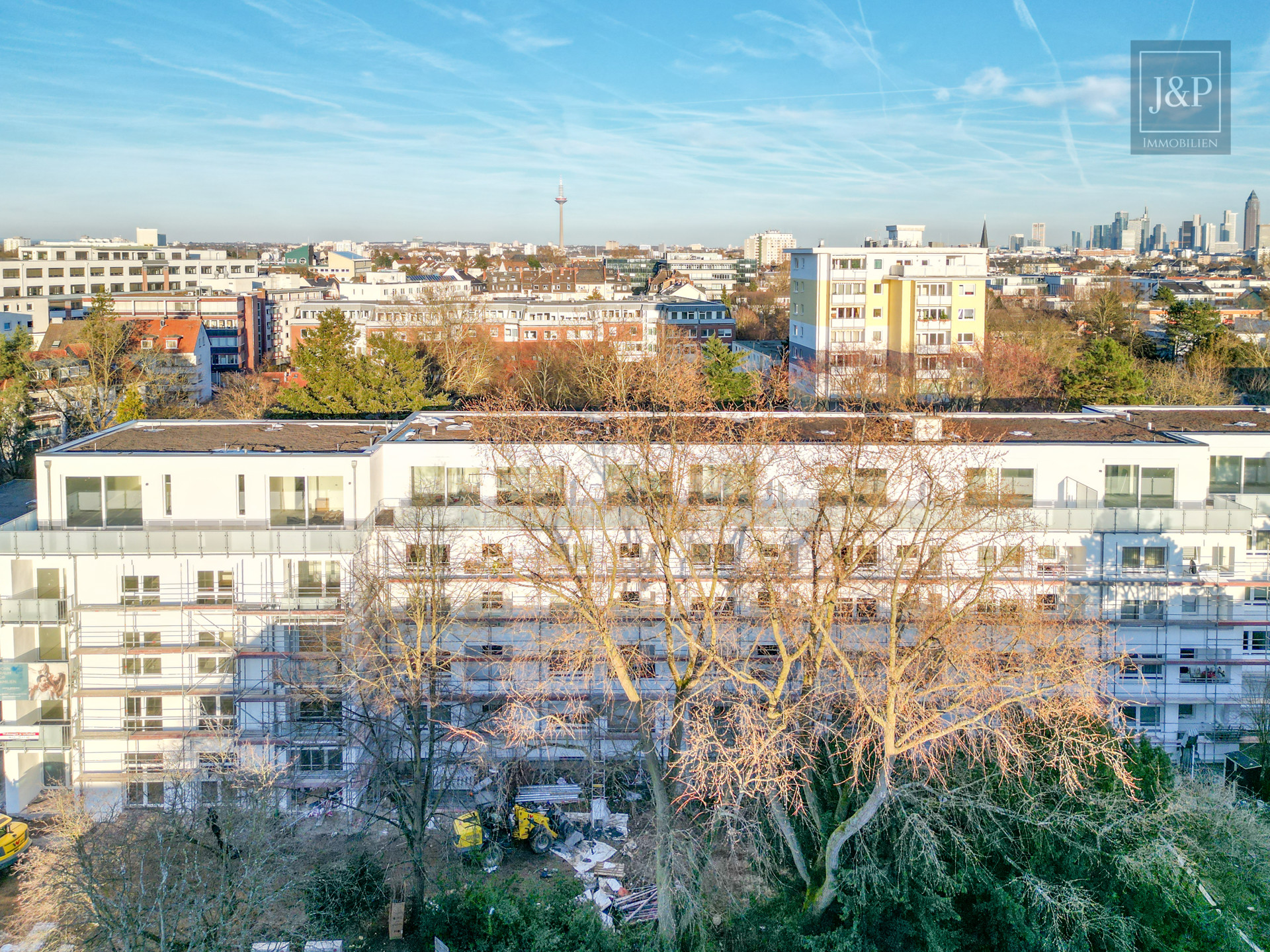 Neubau-Luxus-Penthouse mit privatem Aufzug, Dachterrasse & Taunusblick - Außenansicht Gebäude