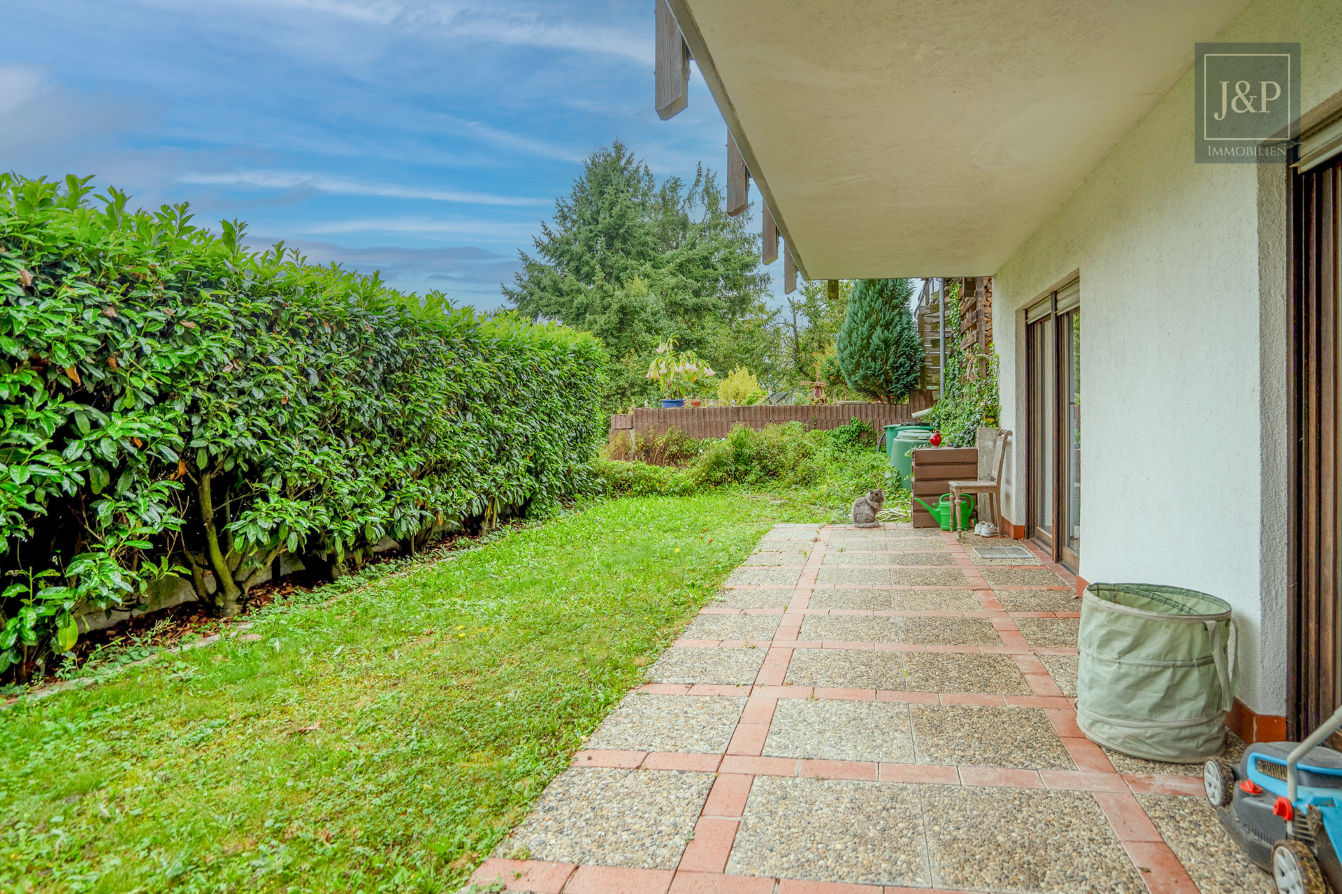 Idyllisches Split-Level Einfamilienhaus mit viel Platz und direkter Waldnähe. - Terrasse