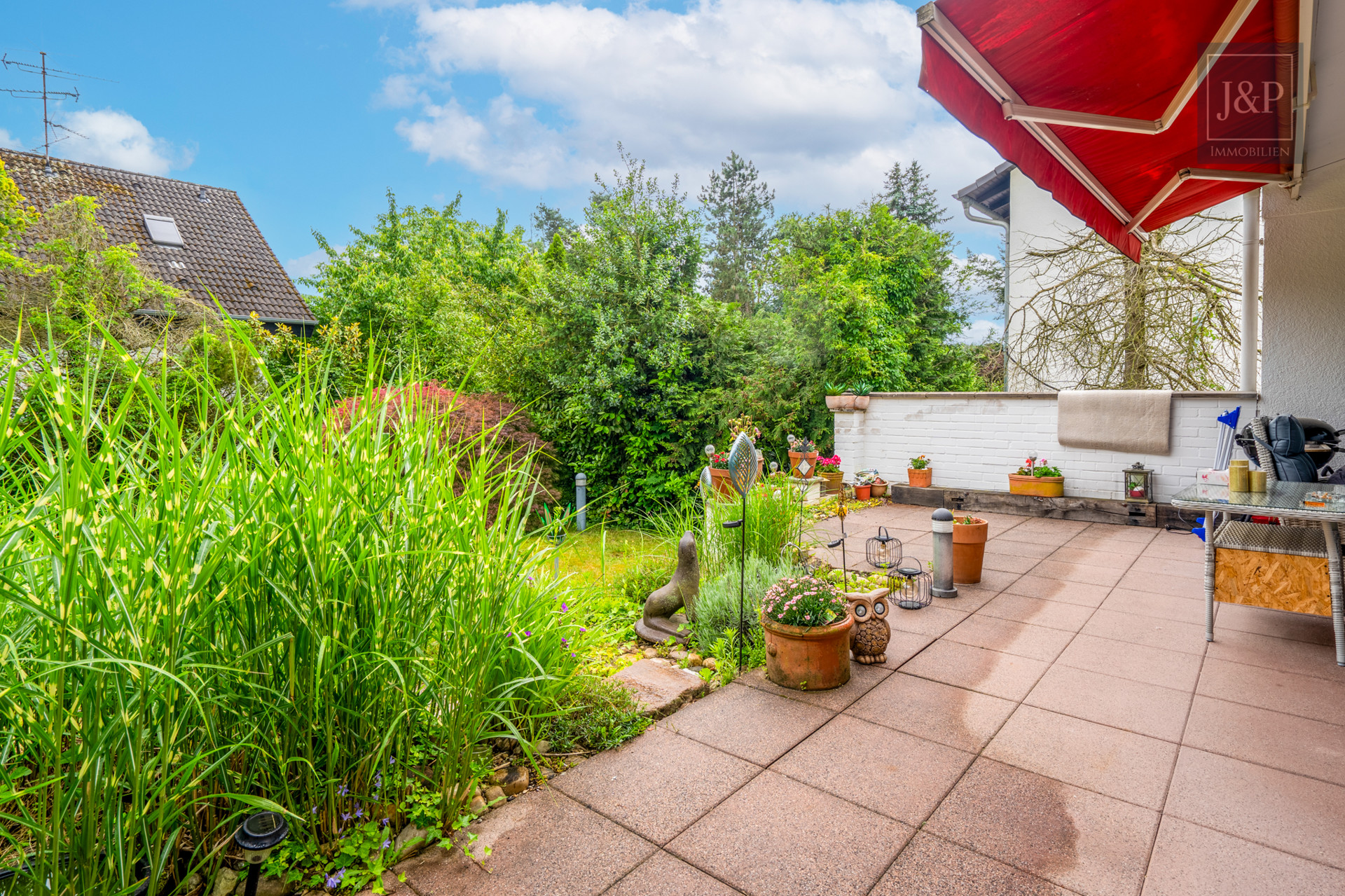 Sanierter Bungalow mit Ausbaupotenzial für zwei Einliegerwohnungen! - Terrasse