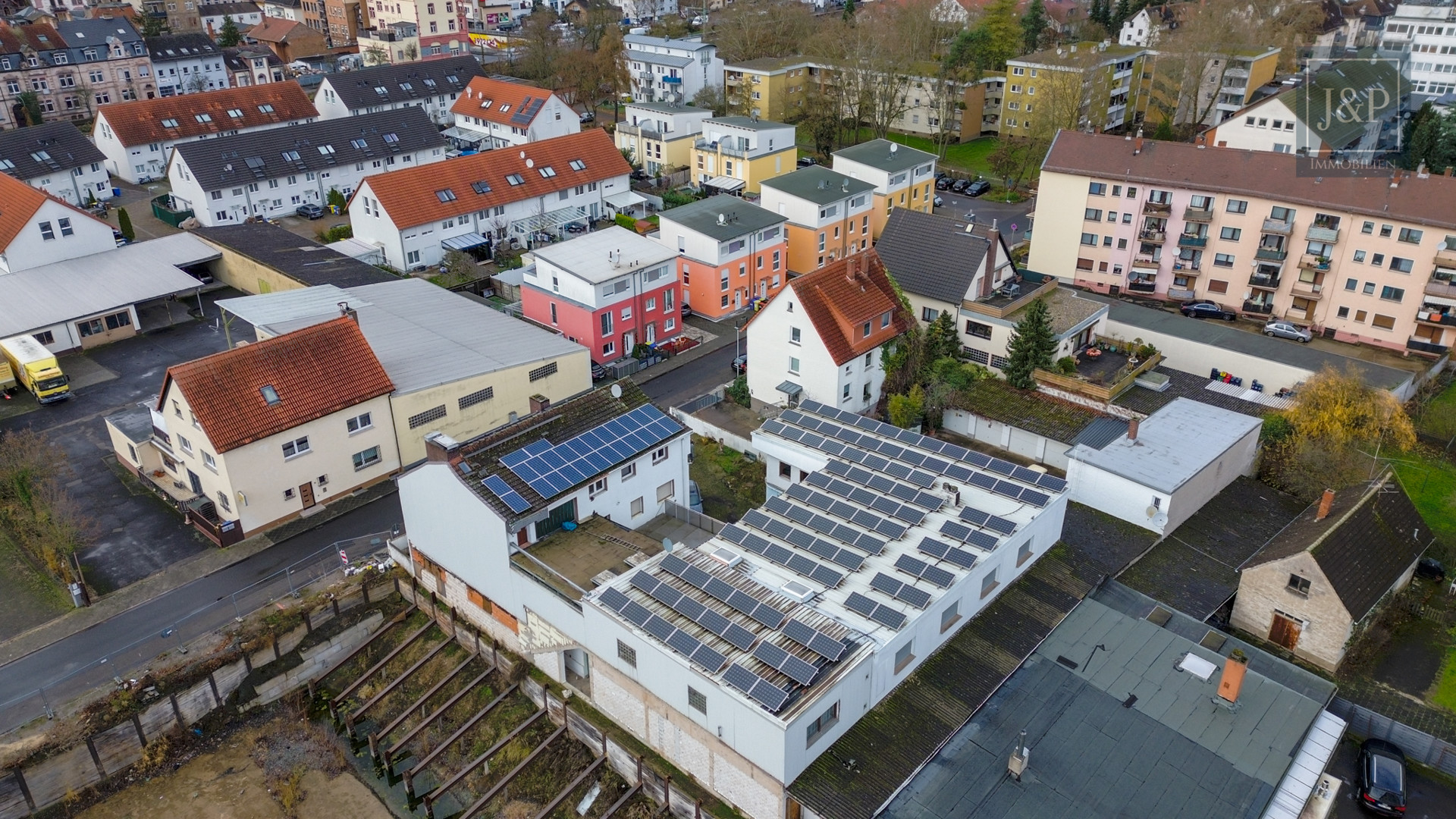 Wohn & Gewerbekombi! Energetisches MFH (290qm) mit Gewerbeeinheit (570qm) - je voll unterkellert - Außenansicht