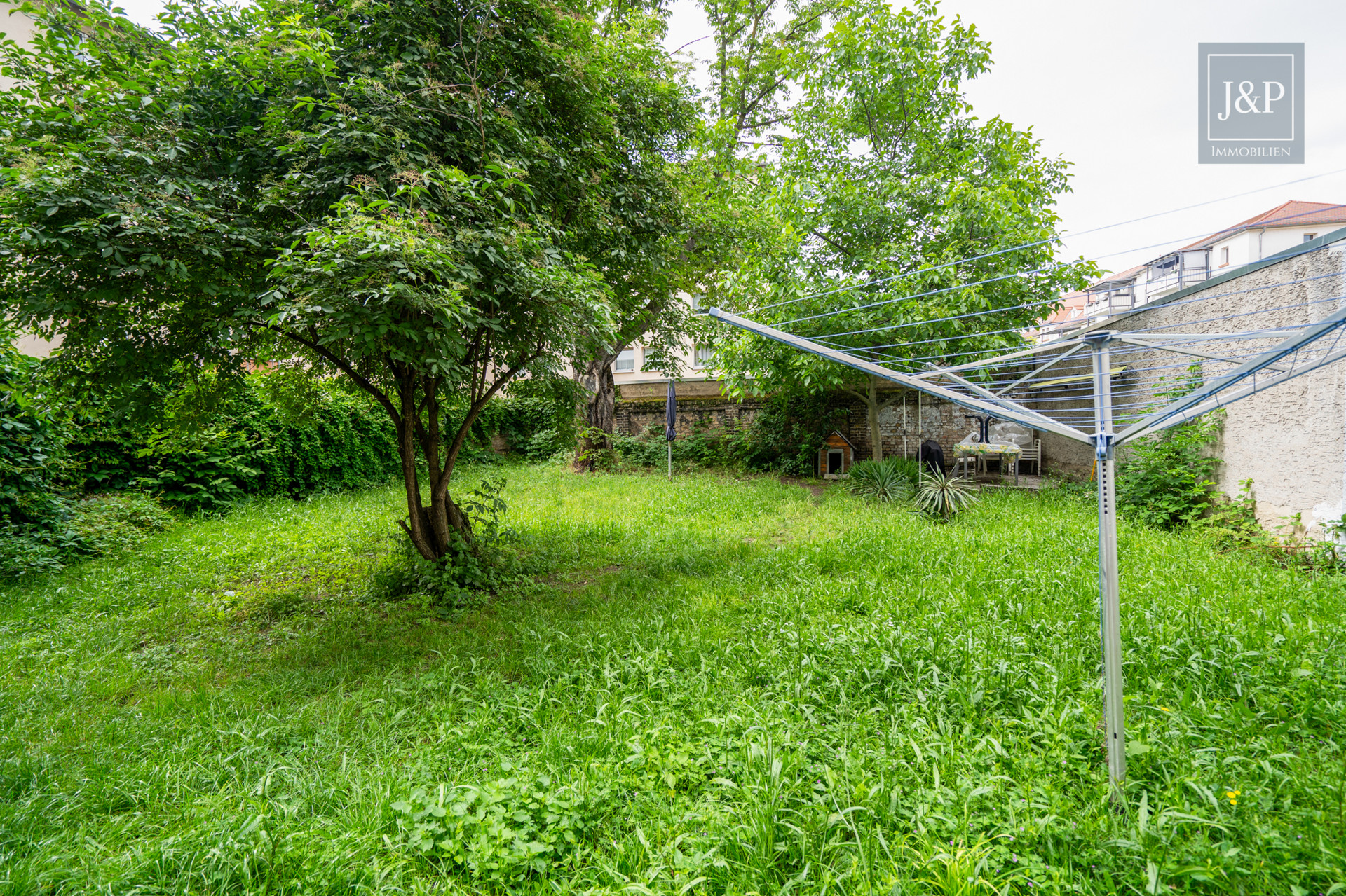 Voll vermietetes 17-Parteien-Mehrfamilienhaus in Mainz-Kastel! - Garten