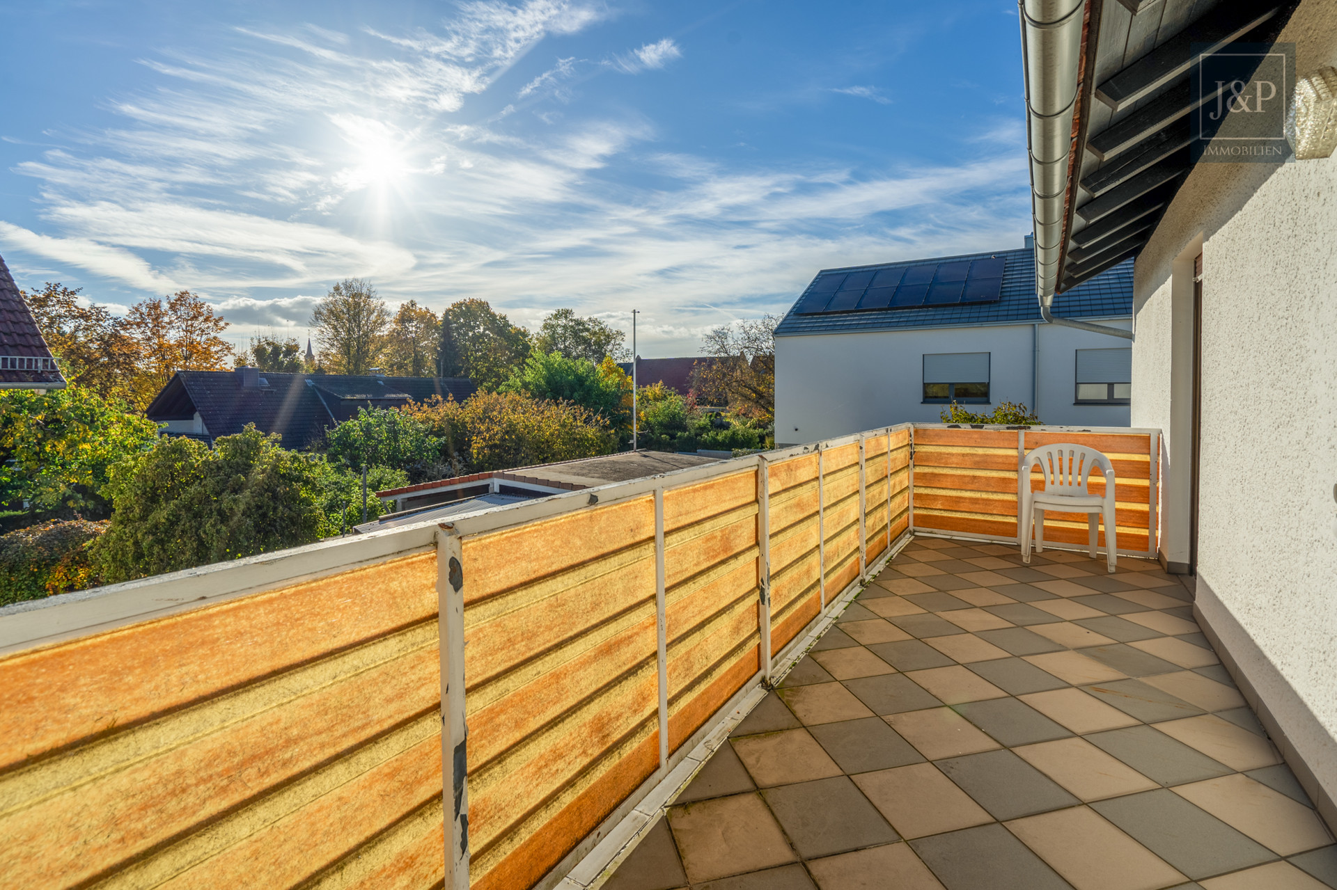 Südausrichtung, großer Garten und viel Platz: Sanierungsbedürftiges Einfamilienhaus in ruhiger Lage! - Balkon