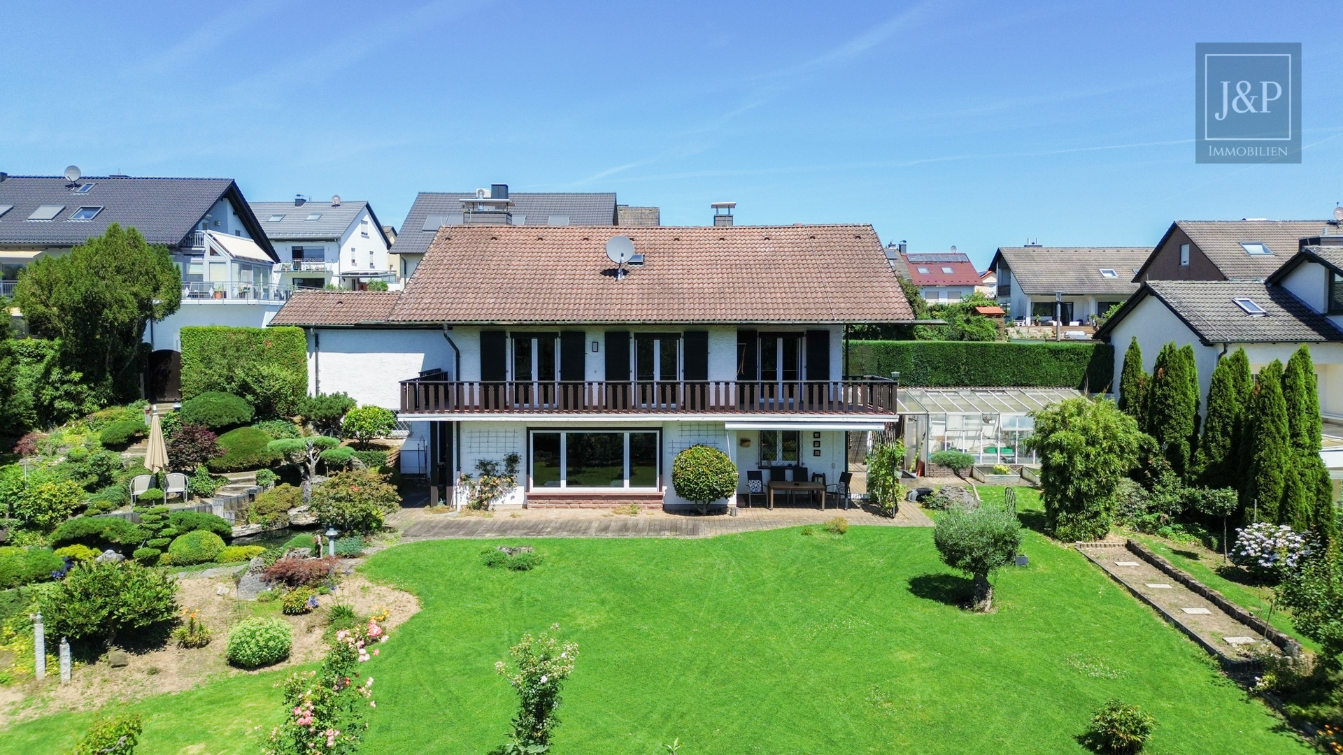 Freistehendes Einfamilienhaus in traumhafter Lage mit unverbaubarer Aussicht! - Außenansicht