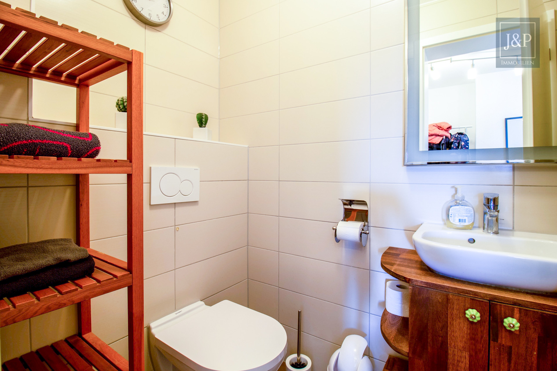 Erbbau in Top-Lage: Großzügige 4-Zimmer-Wohnung mit hochwertiger Ausstattung! - Gäste-WC