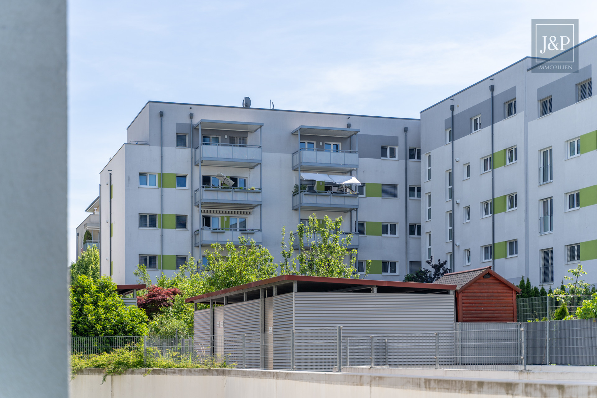 Erbbau in Top-Lage: Großzügige 4-Zimmer-Wohnung mit hochwertiger Ausstattung! - Außenansicht
