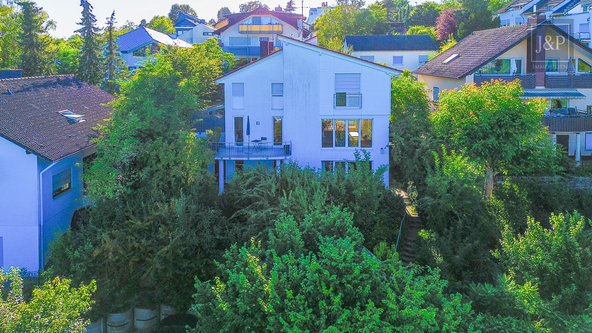 Vollsaniertes Architektenhaus mit Einliegerbereich und Weitblick direkt am Feldrand - Umgebung