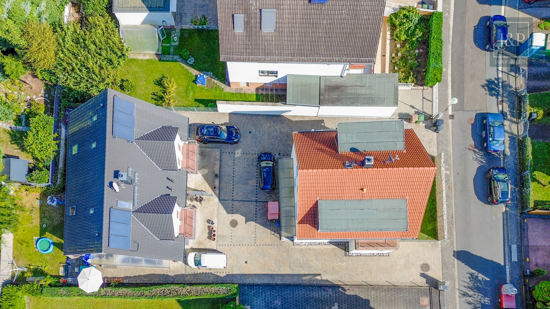 Traumhafte DHH mit Südterrasse und ELW - Ruhige und zentrale Lage in Dörnigheim - Außenansicht