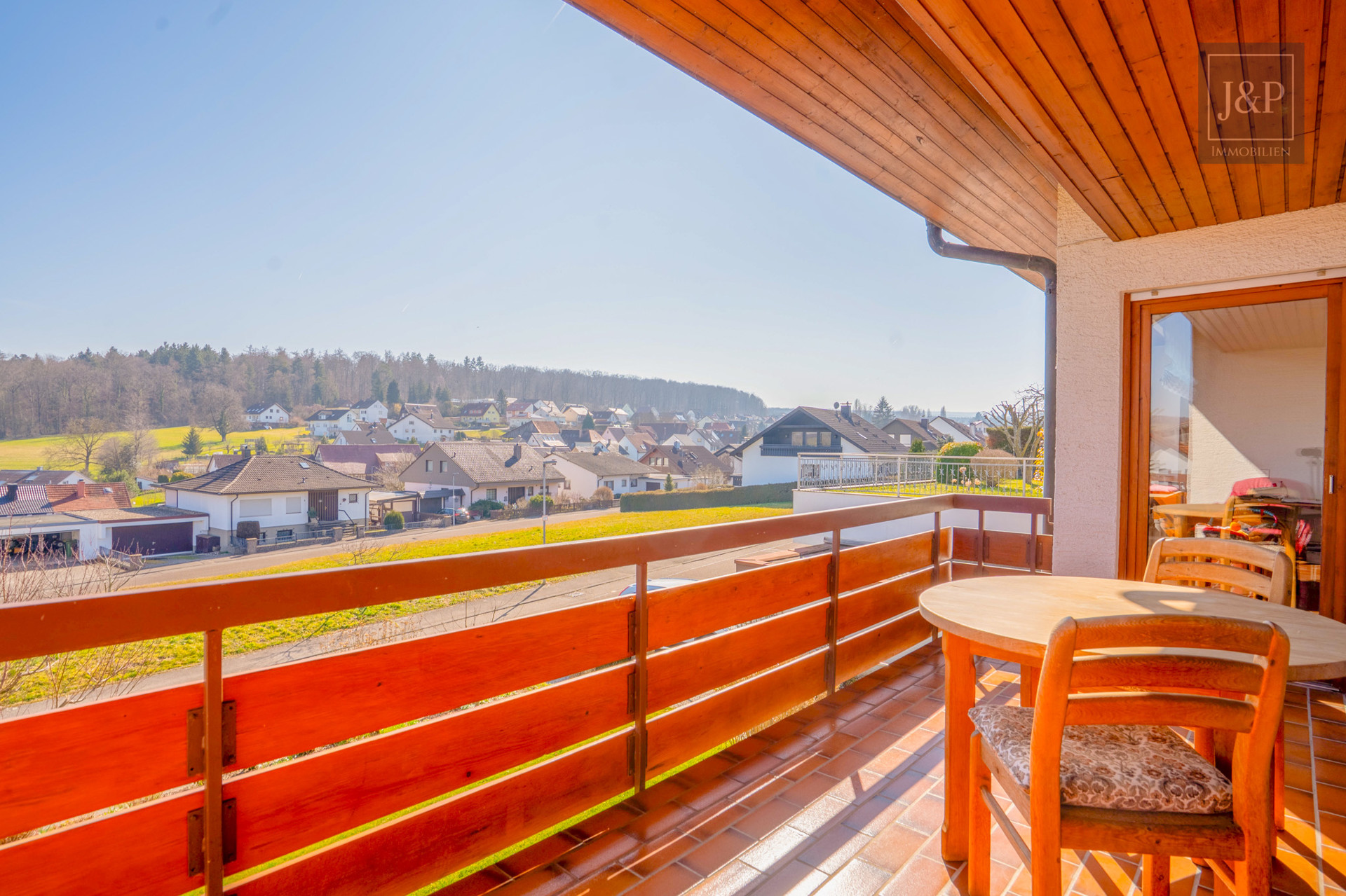 Idyllisches Einfamilienhaus in begehrter Lage mit großem Garten und unverbaubarem Naturblick - OG Balkon