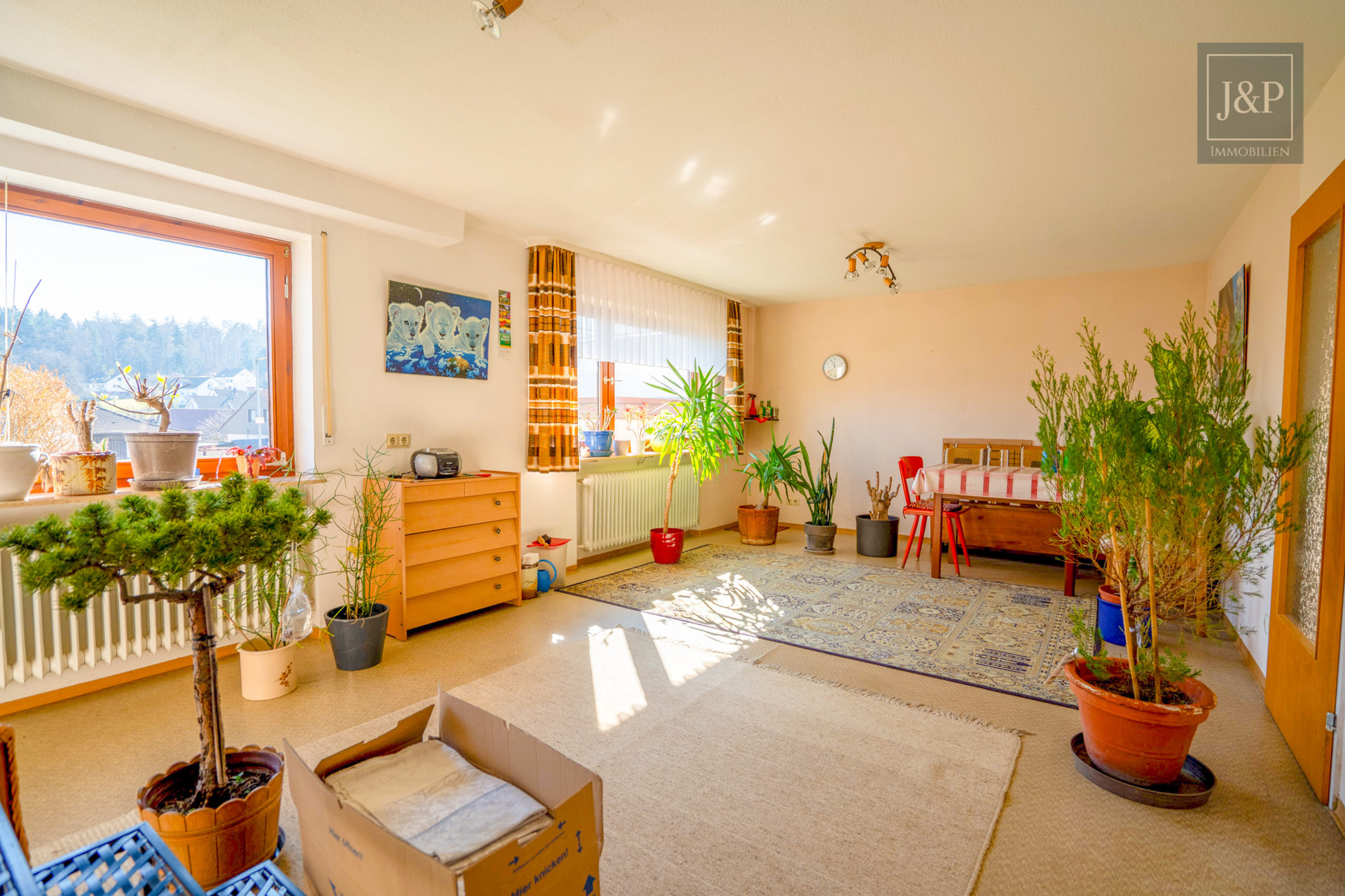 Idyllisches Einfamilienhaus in begehrter Lage mit großem Garten und unverbaubarem Naturblick - EG Wohnraum