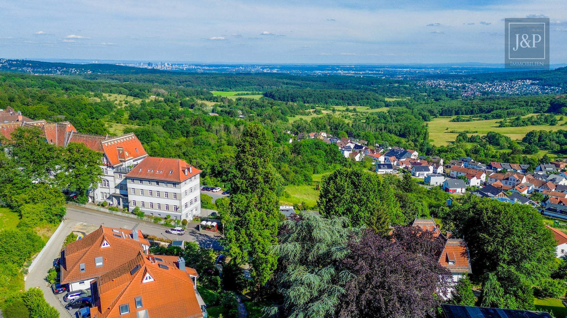 Großzügig geschnittene Zweizimmerwohnung im Grünen mit Garten (Südausrichtung) & Energieklasse A ! - Aussicht vom Wald